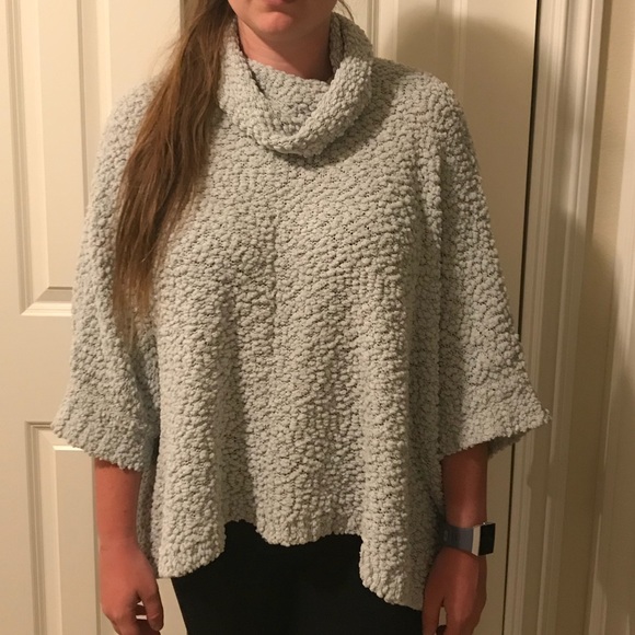 Romeo & Juliet Couture Sweaters - Cowl Neck Sweater